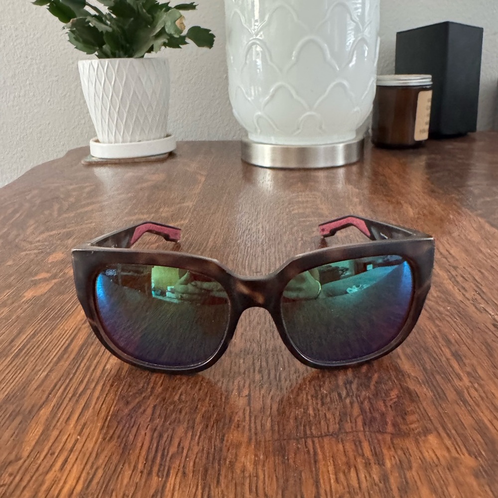 Costa Del Mar Sunglasses with Polarized Lenses